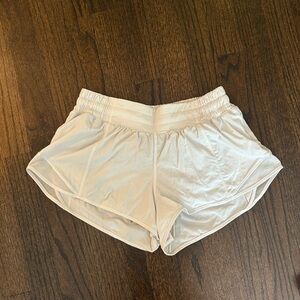 Lululemon hotty hot shorts size 6